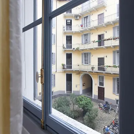 La Casa Di Irene - Bright In The Navigli Area Апартаменты Милан